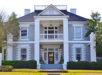 alabama/auburn/landmark/the-greystone-mansion