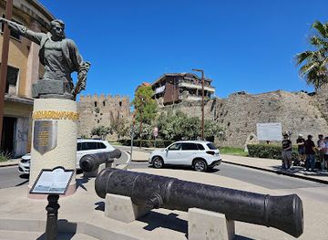 albania/durres/landmark/city-wall-of-durres