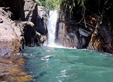 sri-lanka/ratnapura-district/landmark/katugas-ella-waterfall