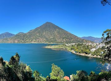 guatemala/lake-atitlan/landmark/playa-publica-chinim-ya-santiago-atitlan