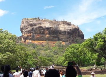 sri-lanka/sigiriya/landmark/buddhist-temple-sigiriya