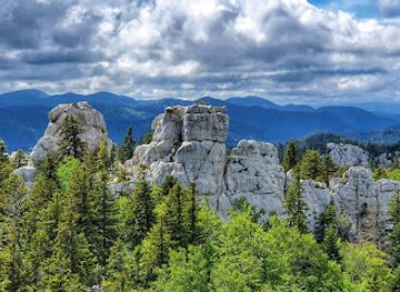 croatia/gorski-kotar/landmark/white-and-samarian-rocks