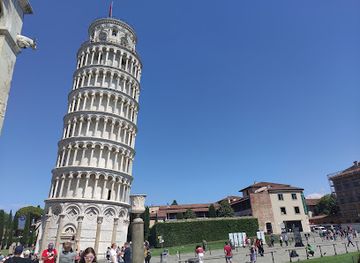 italy/pisa/landmark/lungarni-di-pisa
