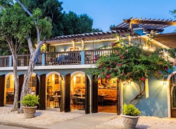 puerto-rico/vieques/landmark/puertas-at-el-quenepo