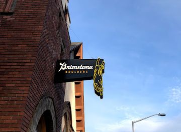 oregon/hood-river/landmark/brimstone-boulders