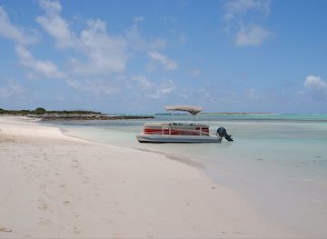 the-bahamas/rum-cay/landmark/columbus-isle-excursions