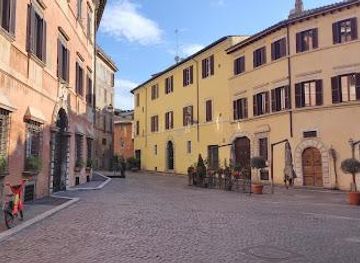 vatican-city/vatican-pinacoteca/landmark/piazza-margana