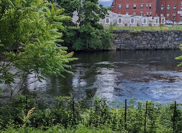 massachusetts/lowell/landmark/northern-canal-walkway