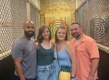 wisconsin/lake-geneva/landmark/lg-axe-throwing