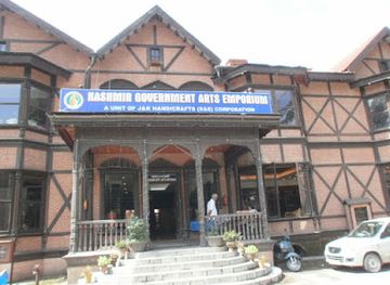 india/jammu/landmark/jammu-kashmir-government-arts-emporium