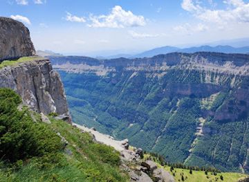spain/ordesa-y-monte-perdido-national-park/landmark/ordesa-valley