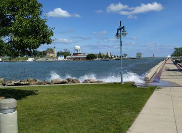 wisconsin/kenosha/landmark/navy-memorial-park