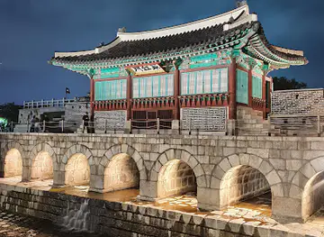 Hwahong Gate (Hwahongmun, Buksumun)
