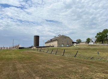 kansas/flint-hills/landmark/spring-hill-ranch-house