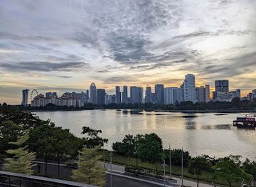 singapore/kallang/landmark/splash-n-surf