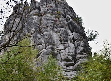 poland/stolowe-mountains/landmark/biale-skaly-800-m-n-p-m