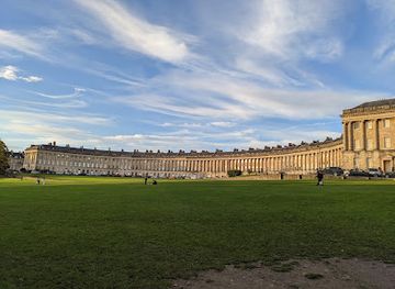 united-kingdom/bath/landmark/royal-crescent