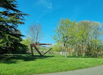 united-kingdom/norwich/landmark/train-statue