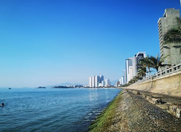 vietnam/nha-trang/landmark/beach-nha-trang