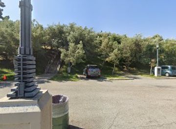 california/los-angeles-county/landmark/stairway-to-hollyhock-house-barnsdall-park-unesco-world-heritage-site
