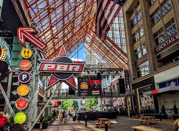 kentucky/louisville/landmark/fourth-street-live