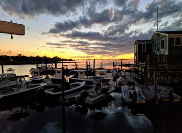 massachusetts/barnstable/landmark/mattakeese-wharf-waterfront-seafood-restaurant