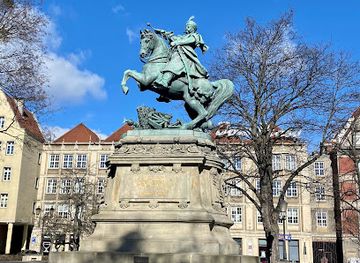 poland/sopot/landmark/statue-of-john-iii-sobieski