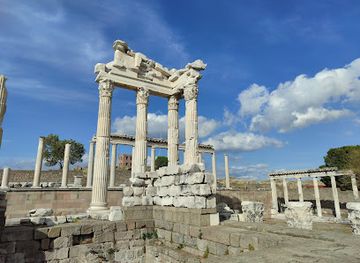 turkiye/aegean-region/landmark/pergamon-ancient-city