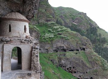 georgia/uplistsikhe/landmark/vanis-kvabebi