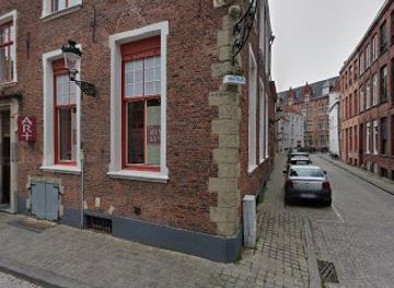 belgium/bruges/historic-centre-of-bruges/landmark/mariabeeld