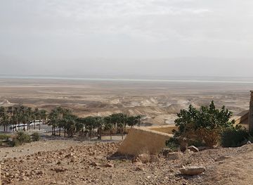 israel/masada/landmark/desert-rocks