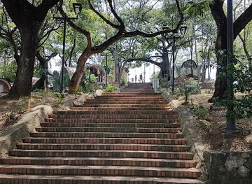 colombia/cali/ciudad-jardin/landmark/parque-artesanal-loma-de-la-cruz