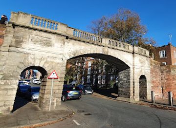 united-kingdom/chester/landmark/bridge-gate-and-old-dee-bridge