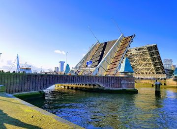 netherlands/rijnmond/landmark/koningshavenbrug-de-hef