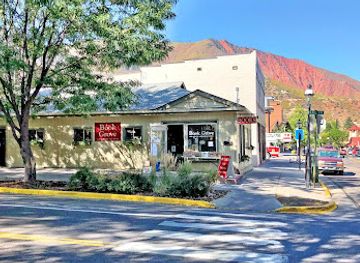 colorado/glenwood-springs/landmark/book-grove