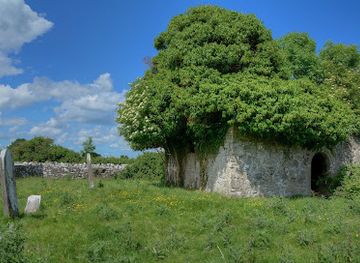 ireland/county-meath/landmark/ticrohan-castle-ruins