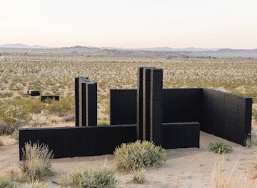 california/joshua-tree/landmark/planar-pavillions-at-a-z-west