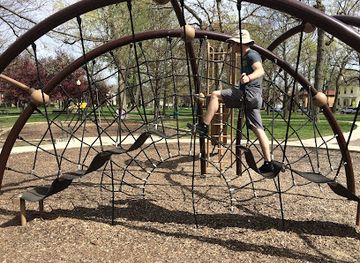 illinois/central-illinois/landmark/franklin-square