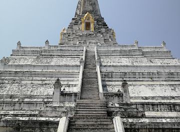 thailand/ayutthaya-province/landmark/king-naresuan-monument