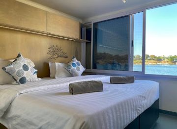 zambia/lake-kariba/landmark/takamaka-houseboat