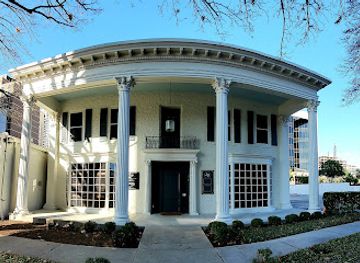 texas/central-texas/landmark/wahrenberger-house
