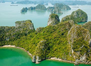 vietnam/ha-long-bay/landmark/thuy-phi-co-hai-au