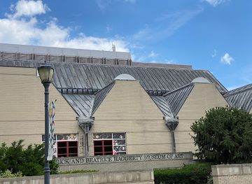 wisconsin/milwaukee/landmark/haggerty-museum-of-art