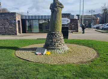 united-kingdom/kirkcudbrightshire/landmark/moat-brae