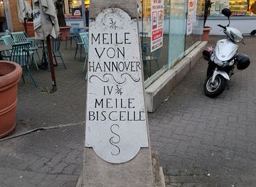 germany/hannover/bothfeld/landmark/historische-postmeilensaule