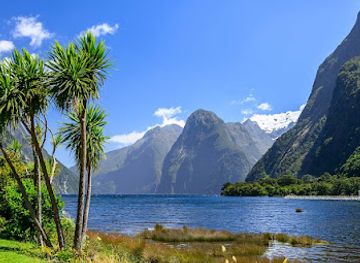 new-zealand/fiordland-national-park/landmark/fiordland-national-park-visitor-centre
