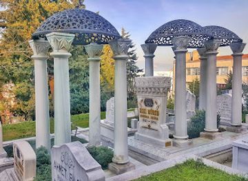 turkiye/bursa/landmark/zeki-muren-mezari