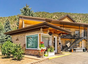 colorado/glenwood-springs/landmark/glenwood-springs-inn