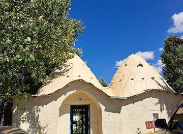 lebanon/bekaa/landmark/al-khan-al-makssoud-restaurant