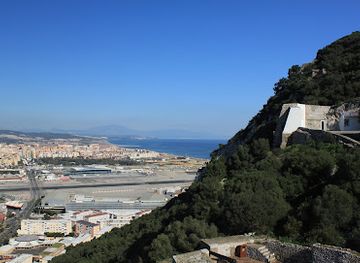 gibraltar/catalan-bay/landmark/queen-charlotte-s-battery